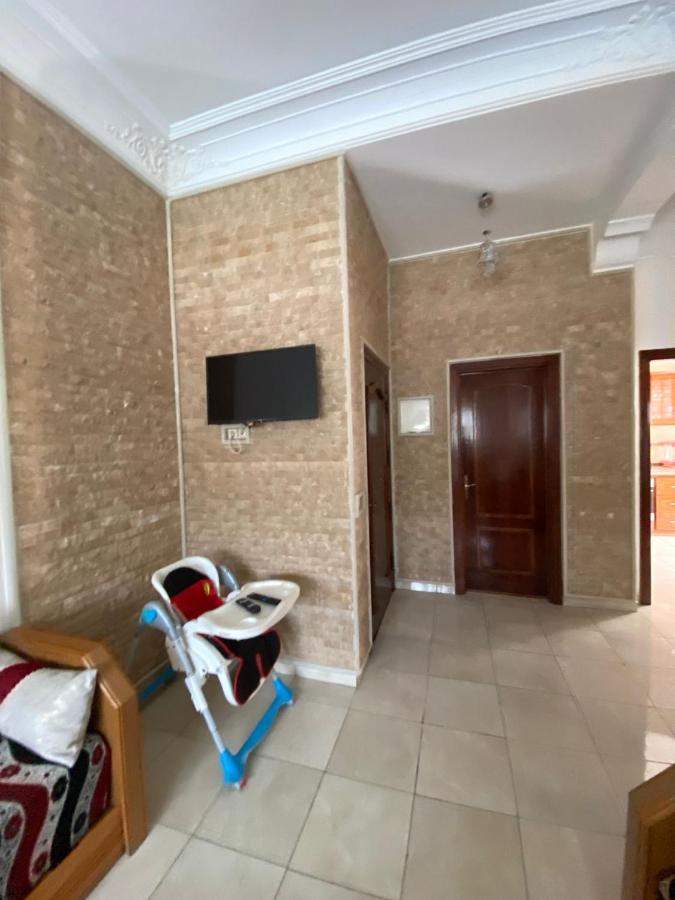 Appartement Martil 3 Chambres Proche De Centre Ville 5Mn A Pied Et La Plage 10Mn A Pied Et 10Mn De Aeroport Tetouan En Voiture エクステリア 写真